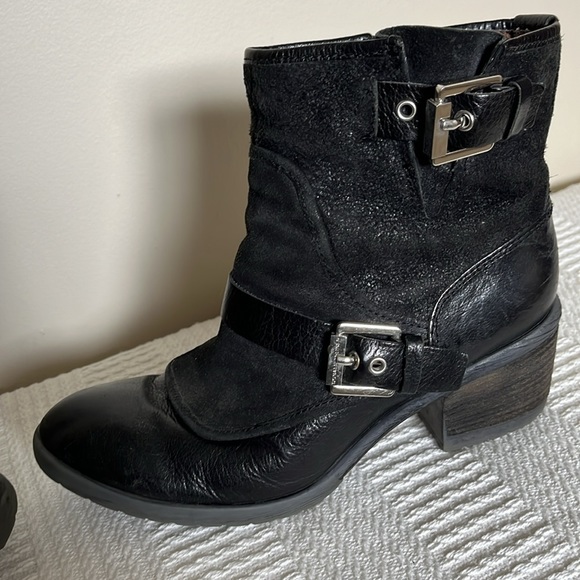 Donald J. Pliner leather ankle boots - Picture 1 of 16